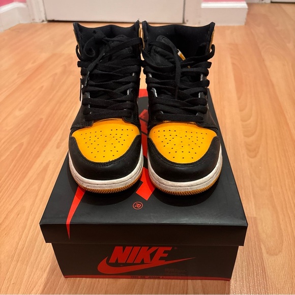 Nike Air Jordan 1 Black and Yellow Taxi High-Top Sneakers - Picture 4 of 9